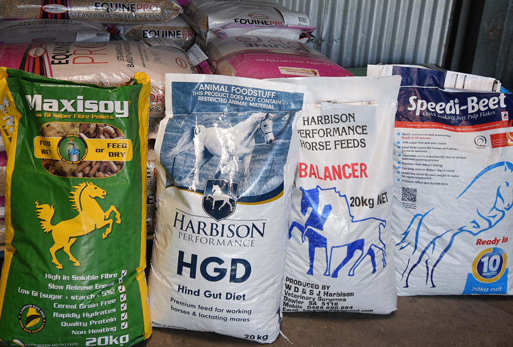 premium-horse-feed-high-performance-sanders-fodder