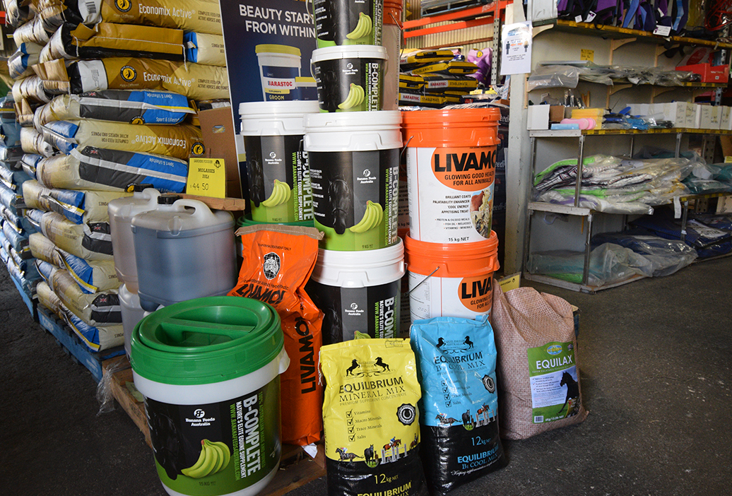 premium-horse-feed-minerals-supplements-sanders-fodder