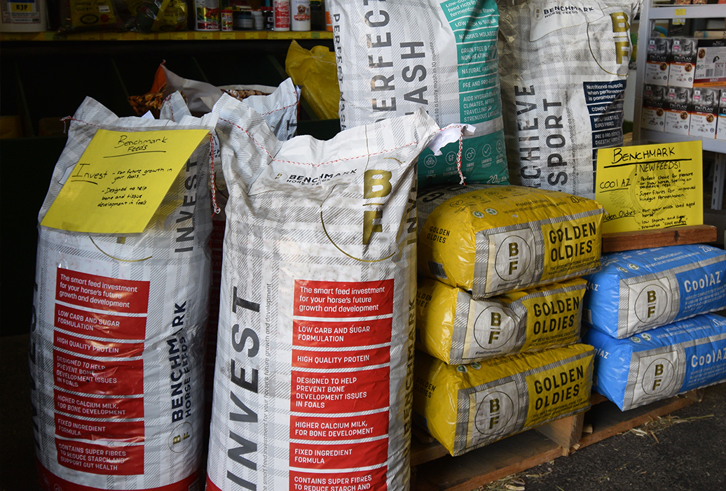 premium-quality-horse-feed-benchmark-sanders-fodder