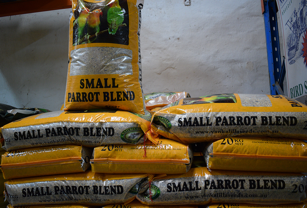 bird-feed-supplies-equipment-sanders-fodder-4