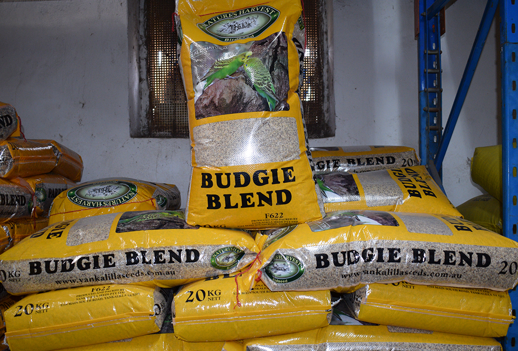 bird-feed-supplies-equipment-sanders-fodder-6