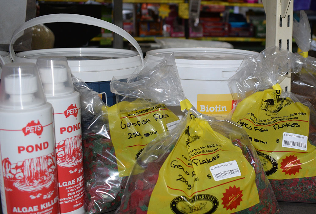 fish-reptile-feed-supplies-sanders-fodder-4