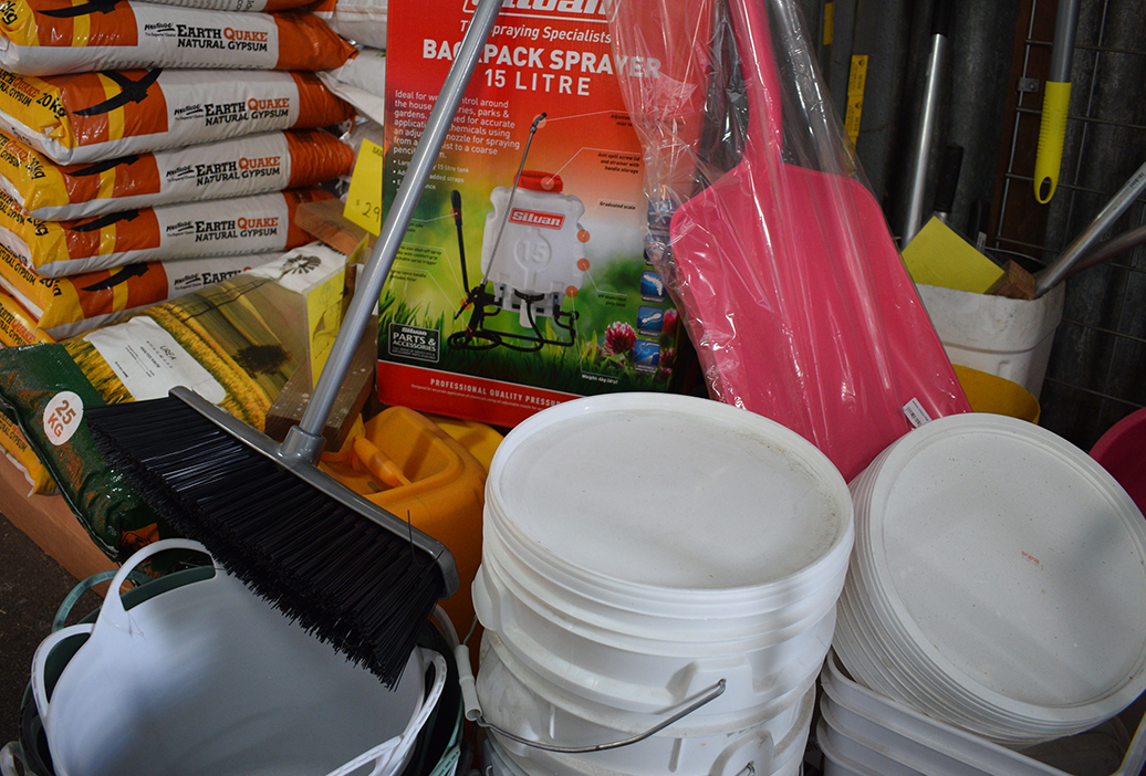 garden-supplies-sanders-fodder-3